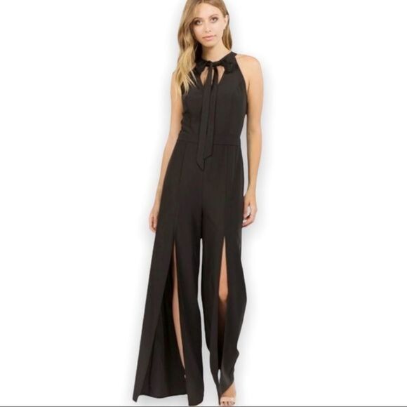 🆕 SEXY Black Sleeveless Jumpsuit - Picture 2 of 6